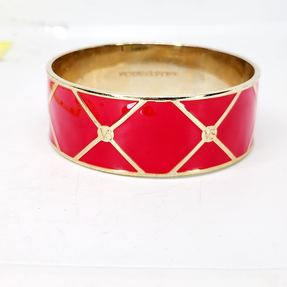 Wide VICTORIA’S SECRET Dark Pink Enamel Bangle Bracelet w/ Gold Tone VS Logo Nwt